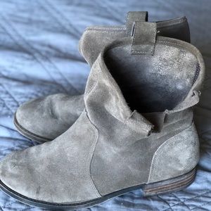 Sole Society taupe suede booties